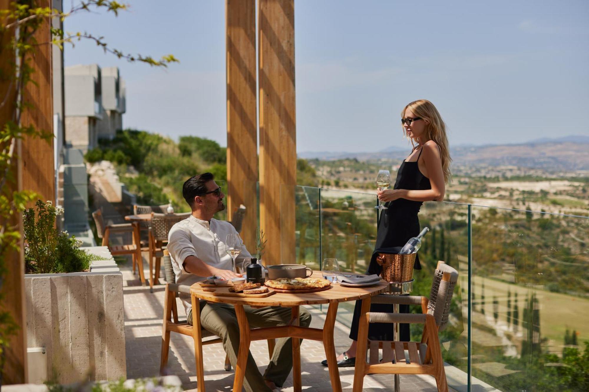 Minthis Resort Tsadha Exteriör bild The View