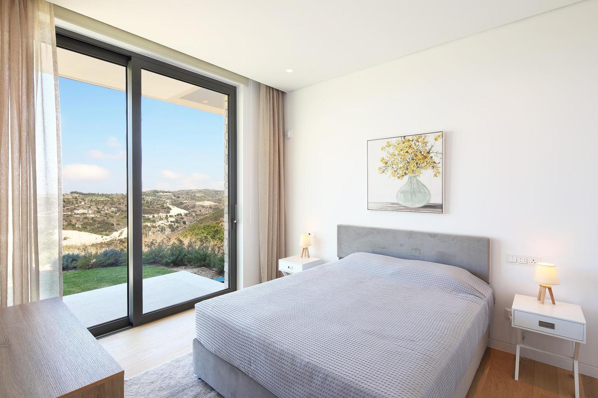 Minthis Resort Tsadha Exteriör bild A bedroom